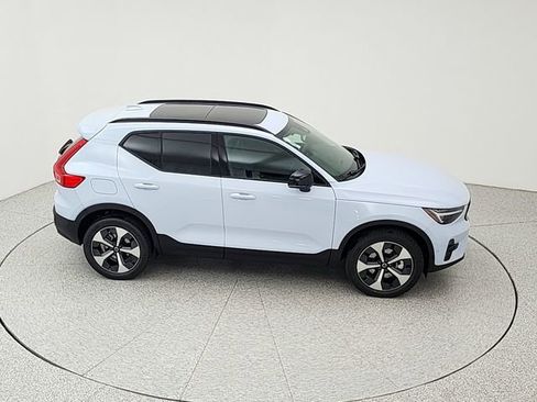 New 2026 Volvo XC40 B5 Plus w/ Climate Package AWD/4WD image 16