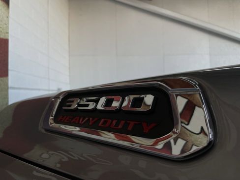 Used 2020 RAM 3500 Tradesman w/ Chrome Appearance Group image 9