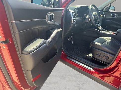 Used 2023 Kia Sorento SX Prestige image 11