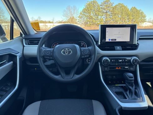 Used 2024 Toyota RAV4 XLE image 9
