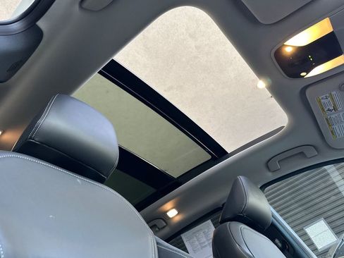 Used 2022 INFINITI QX50 Sensory image 17