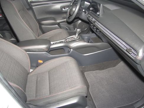 Certified 2024 Honda HR-V Sport image 18