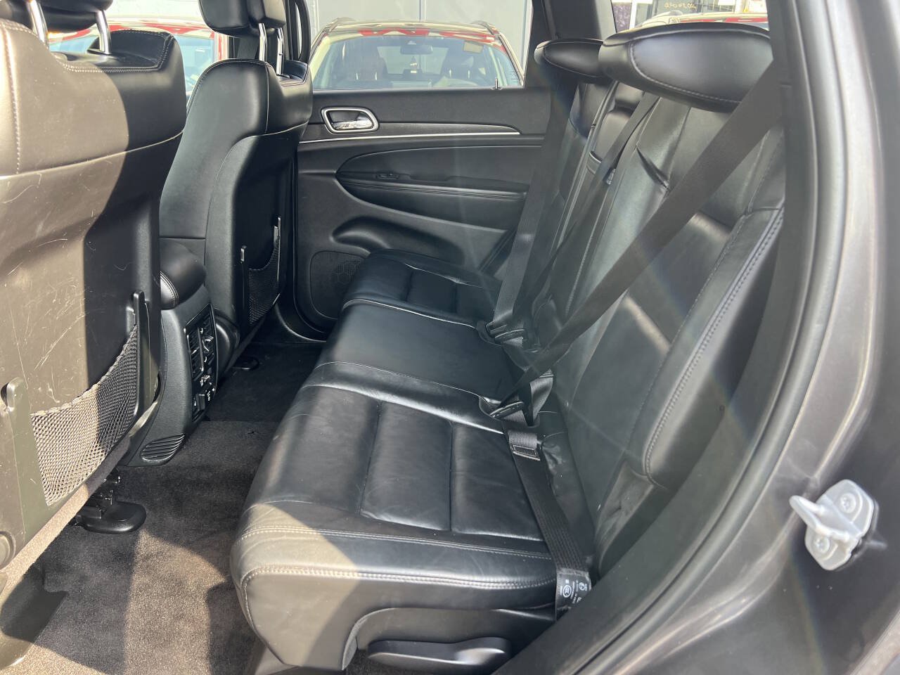 Used 2018 Jeep Grand Cherokee Limited AWD/4WD image 9