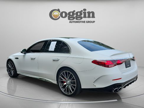 Used 2025 Mercedes-Benz E 53 AMG e 4MATIC Sedan image 3