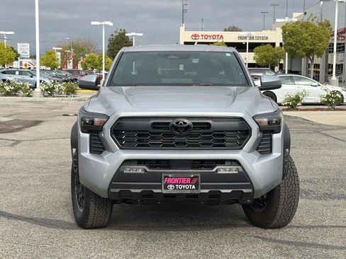 Used 2026 Toyota Tacoma TRD Off-Road AWD/4WD image 2