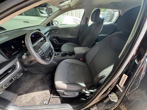 Used 2025 Kia K4 FWD image 25