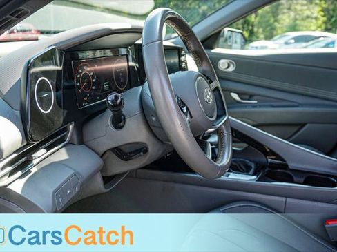 Used 2022 Hyundai Elantra SEL w/ Convenience Package FWD image 19