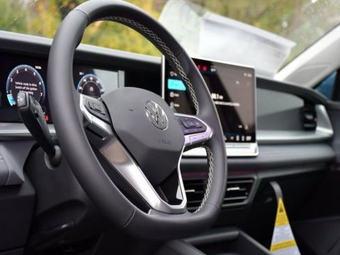 New 2026 Volkswagen Tiguan SE AWD/4WD image 12