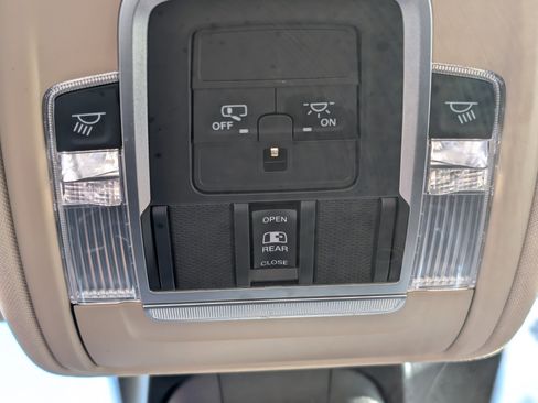 Used 2021 RAM 1500 Laramie image 29