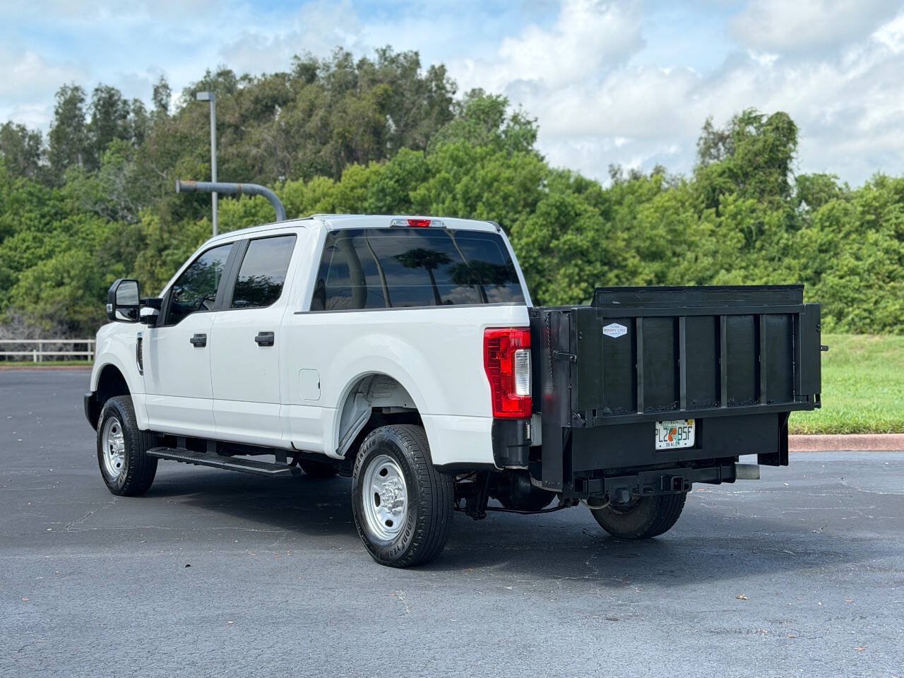 Used 2017 Ford F250 XL w/ Power Equipment Group AWD/4WD image 12