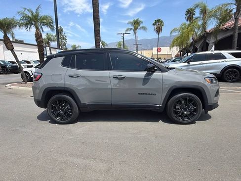 Used 2023 Jeep Compass Latitude AWD/4WD image 14