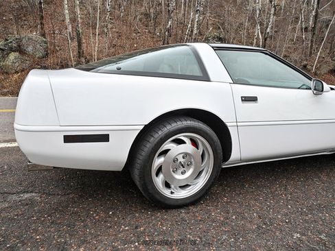 Used 1995 Chevrolet Corvette Coupe RWD image 64