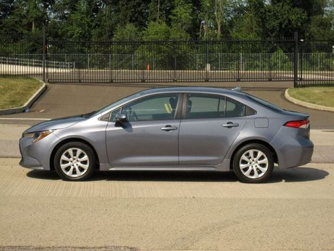 Used 2021 Toyota Corolla LE FWD image 6