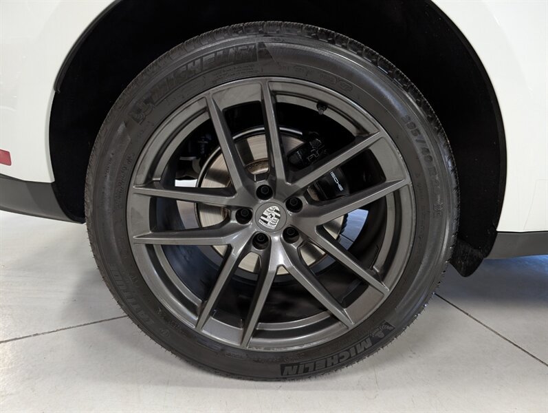 Used 2023 Porsche Macan Turbo AWD/4WD image 13