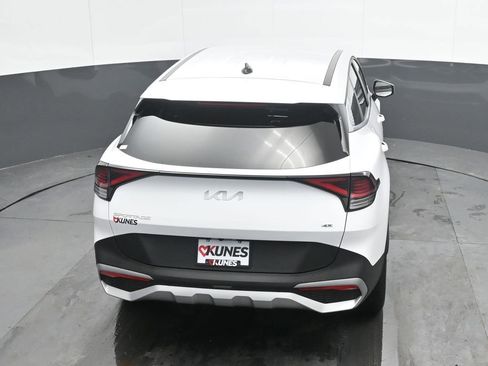 Used 2025 Kia Sportage LX AWD/4WD image 31