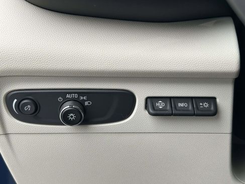 Used 2023 Buick Envision Avenir image 22