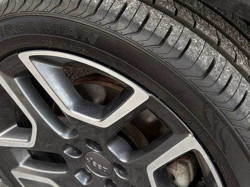 Used 2021 Jeep Renegade Sport image 10