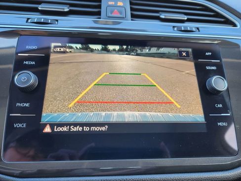 Certified 2024 Volkswagen Tiguan SE image 23