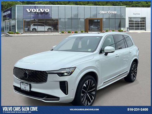 Used 2025 Volvo XC90 T8 Plus AWD/4WD image 2