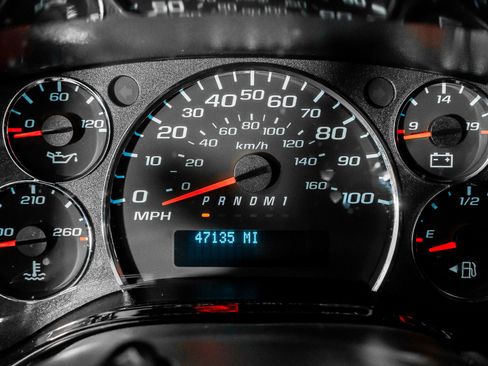 Used 2023 GMC Savana 2500 image 45