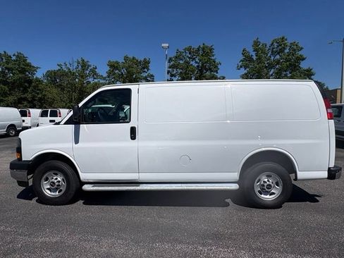 Used 2024 GMC Savana 2500 w/ Driver Convenience Package RWD image 2