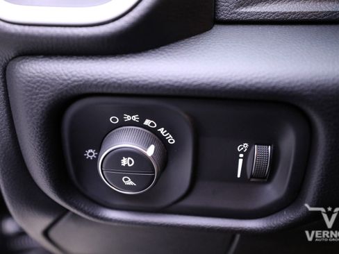 Used 2024 RAM 2500 Big Horn w/ Night Edition image 16