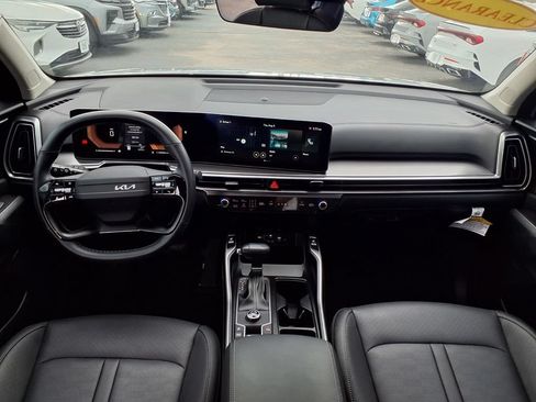 Certified 2026 Kia Sorento EX w/ EX Premium Package FWD image 3