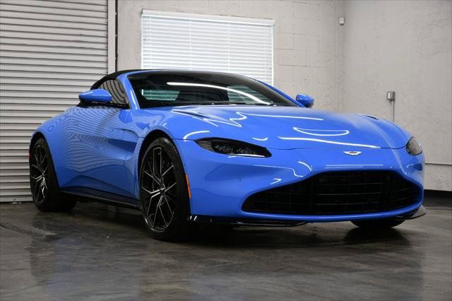 Used 2021 Aston Martin V8 Vantage Roadster RWD image 22