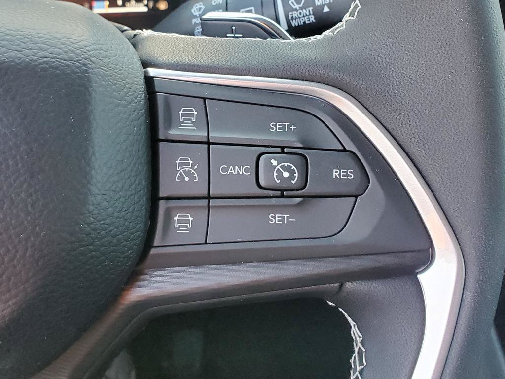New 2026 Jeep Grand Cherokee Laredo w/ MOPAR Finishing Package AWD/4WD image 13