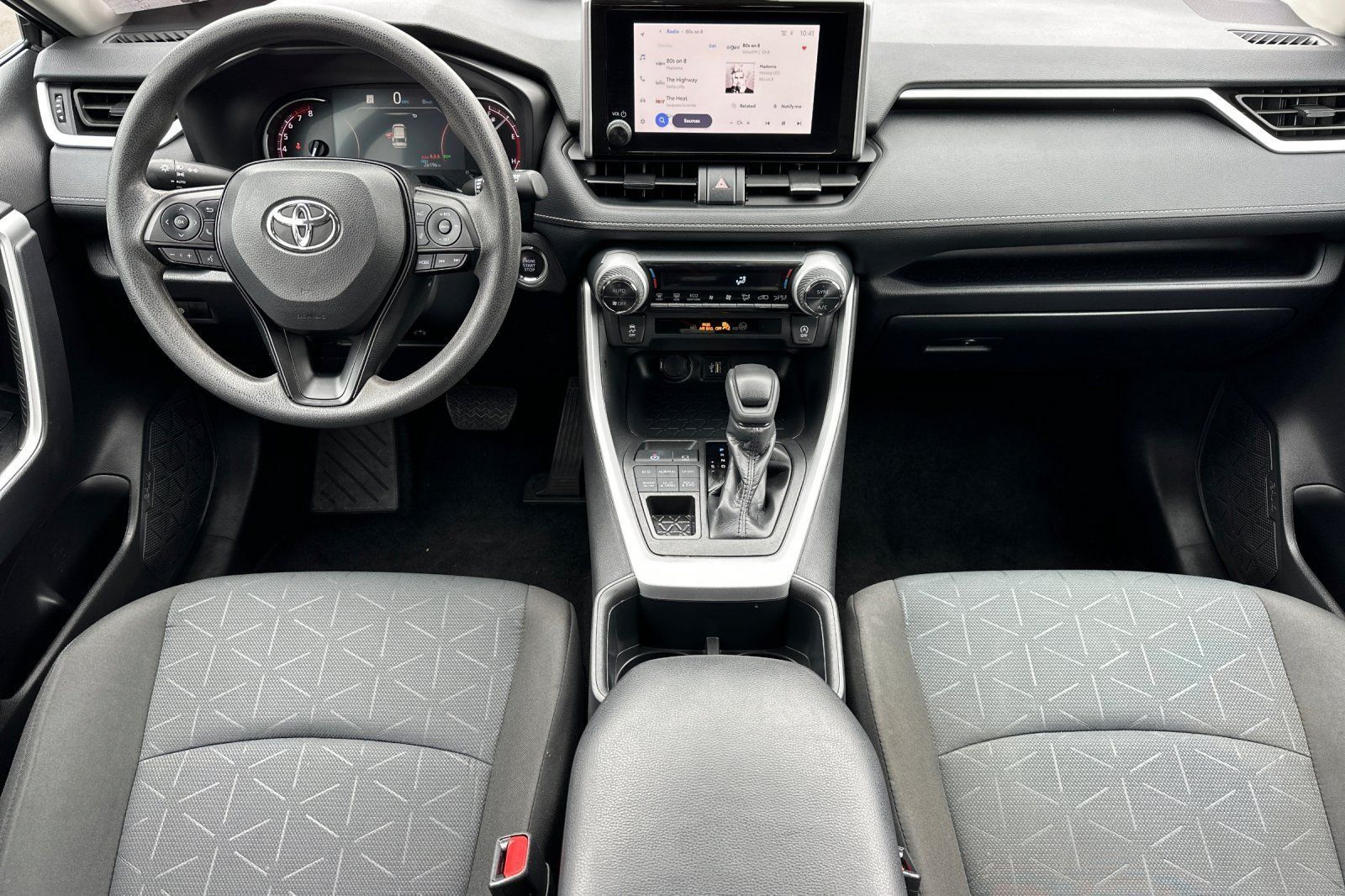 Used 2025 Toyota RAV4 XLE AWD/4WD image 15