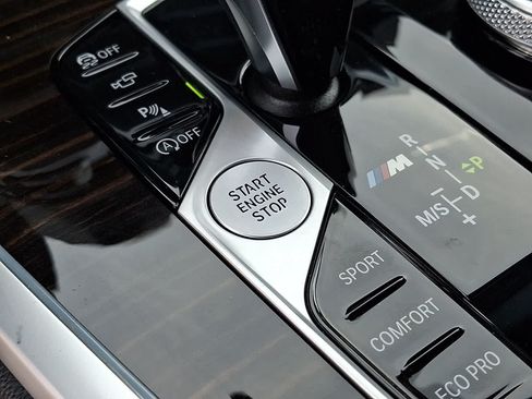 Used 2021 BMW X7 M50i AWD/4WD image 25