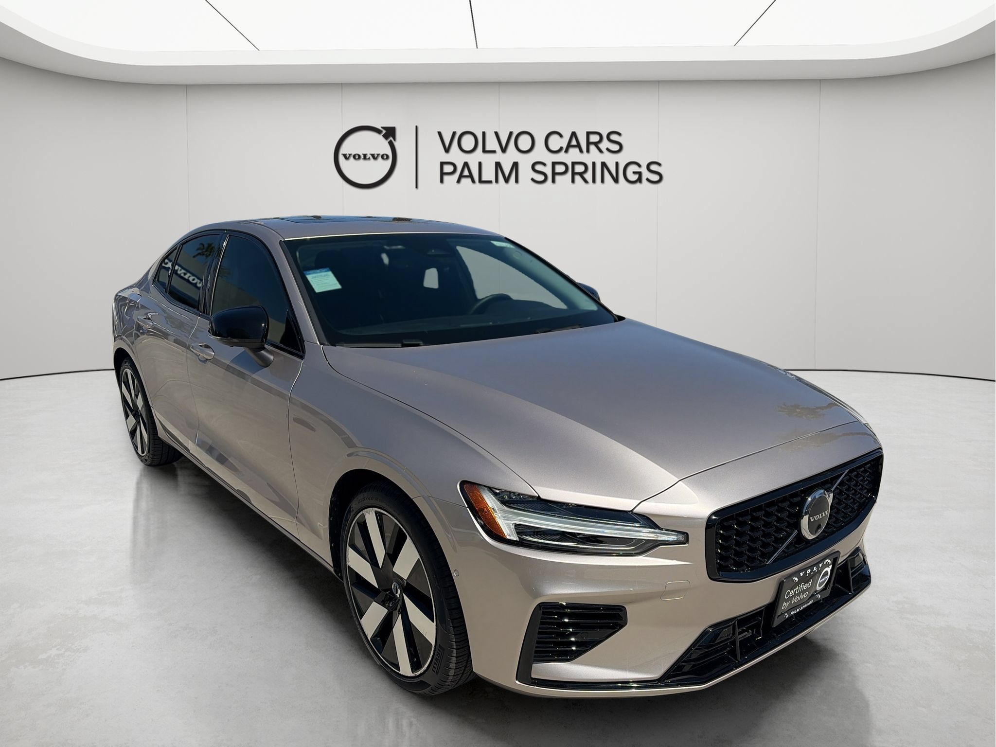 Used 2024 Volvo S60 T8 Plus AWD/4WD image 1