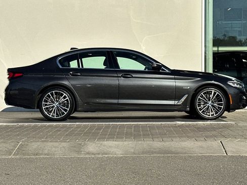 Used 2023 BMW 530e w/ Convenience Package image 2