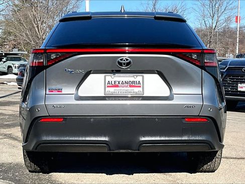 Used 2025 Toyota bZ4X AWD w/ Weather Package image 4