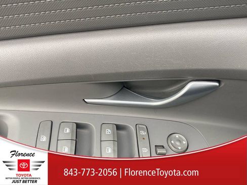 Used 2024 Hyundai Elantra SEL image 20