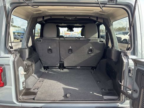 Used 2024 Jeep Wrangler Unlimited Sahara image 8