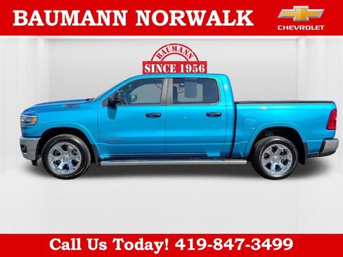 Used 2025 RAM 1500 Big Horn AWD/4WD image 2
