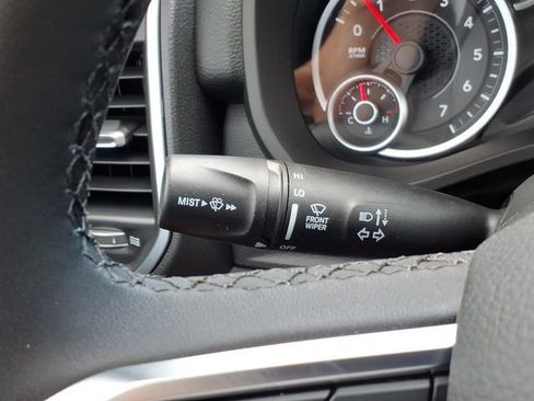 New 2026 RAM 1500 4x4 Crew Cab image 27