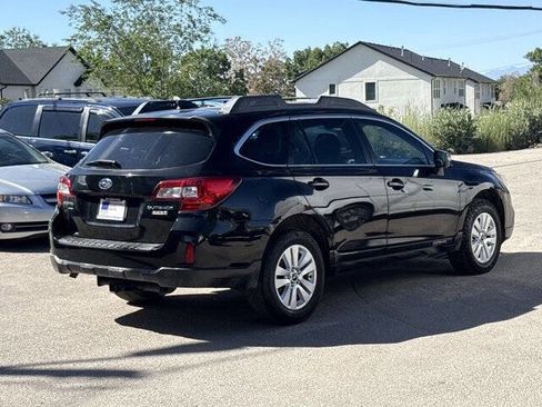 Used 2017 Subaru Outback 2.5i Premium AWD/4WD image 4