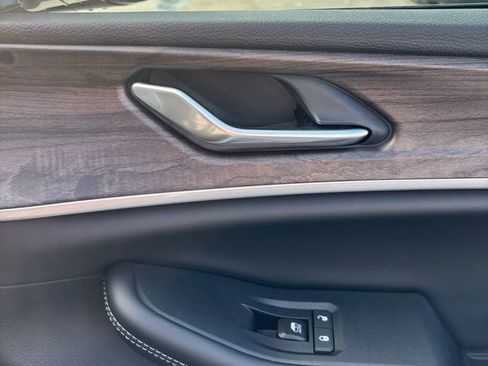 New 2026 Jeep Grand Cherokee Limited image 17