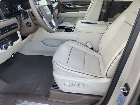 Used 2023 GMC Yukon Denali AWD/4WD image 12