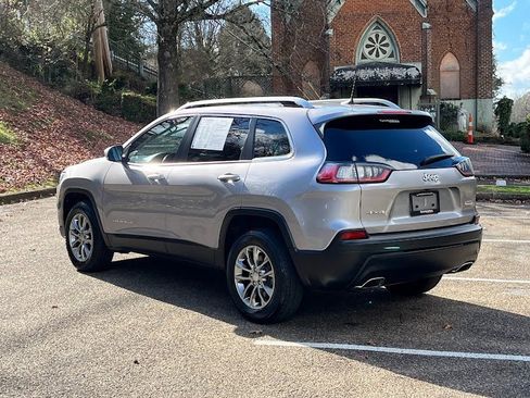 Used 2019 Jeep Cherokee Latitude Plus w/ Comfort/Convenience Group image 24