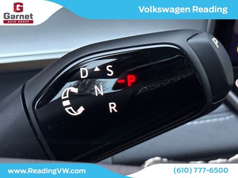 New 2025 Volkswagen Tiguan SE image 16