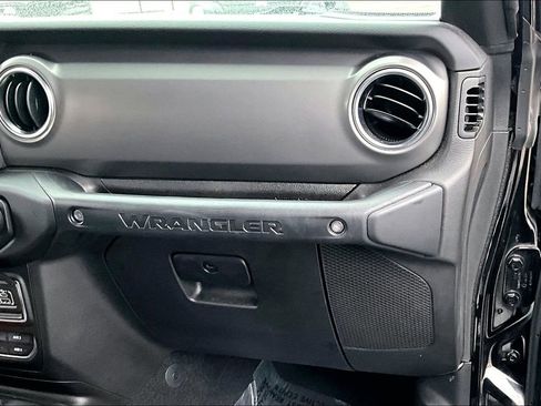 Used 2022 Jeep Wrangler Unlimited Rubicon 4xe image 24