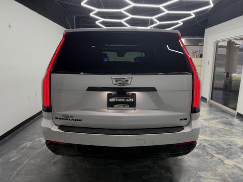 Used 2025 Cadillac Escalade Sport Platinum w/ LPO, ONYX Package image 10