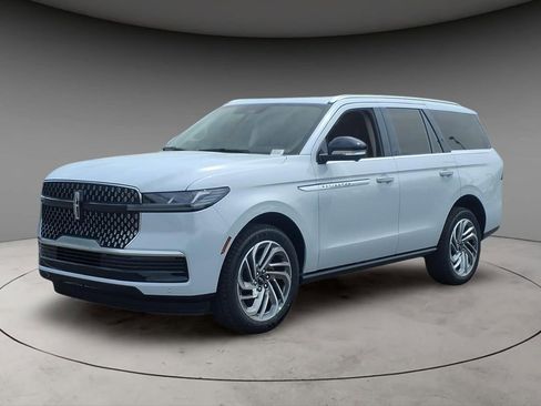 New 2026 Lincoln Navigator Reserve AWD/4WD image 1
