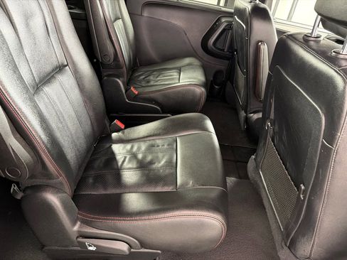 Used 2019 Dodge Grand Caravan GT image 23