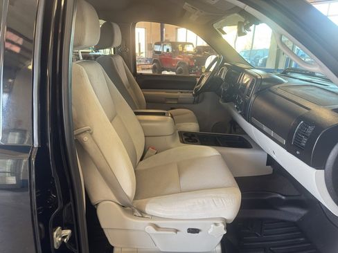 Used 2008 Chevrolet Silverado 1500 LT w/ Suspension Package, Off-Road image 16