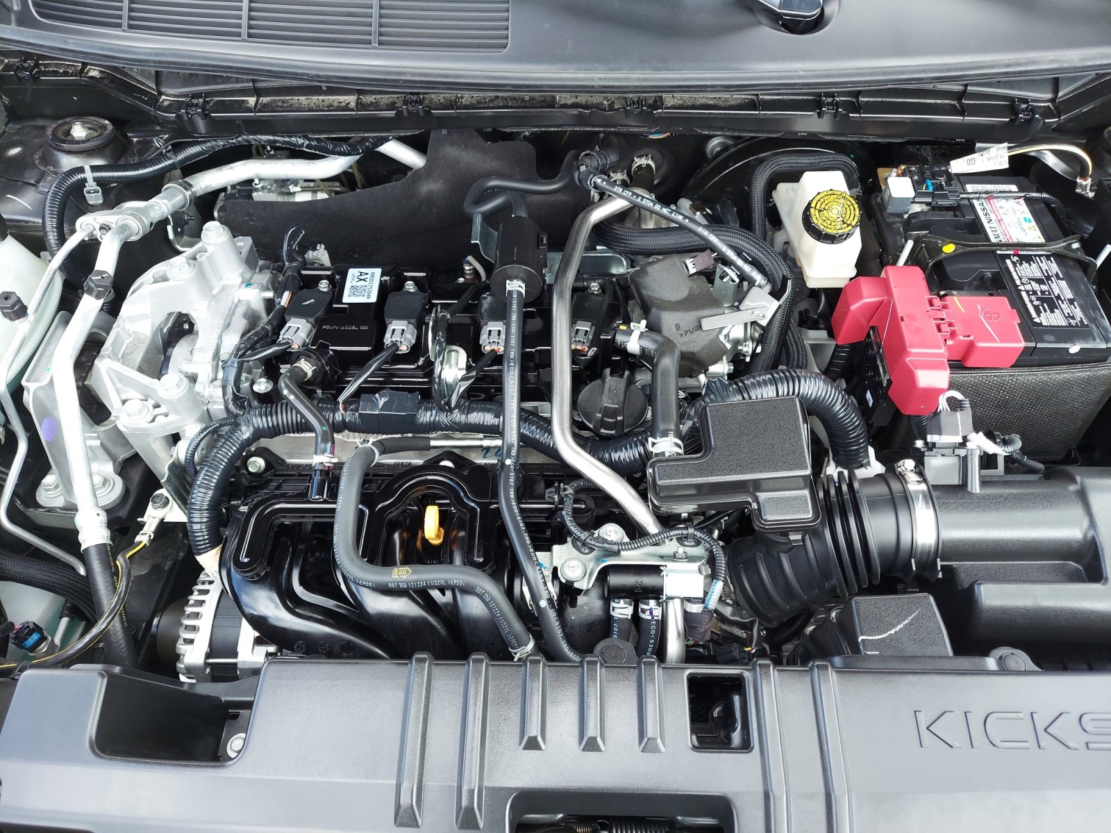 Used 2026 Nissan Kicks SR w/ SR Premium Package FWD image 30