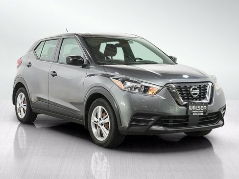 Used 2020 Nissan Kicks S FWD image 7